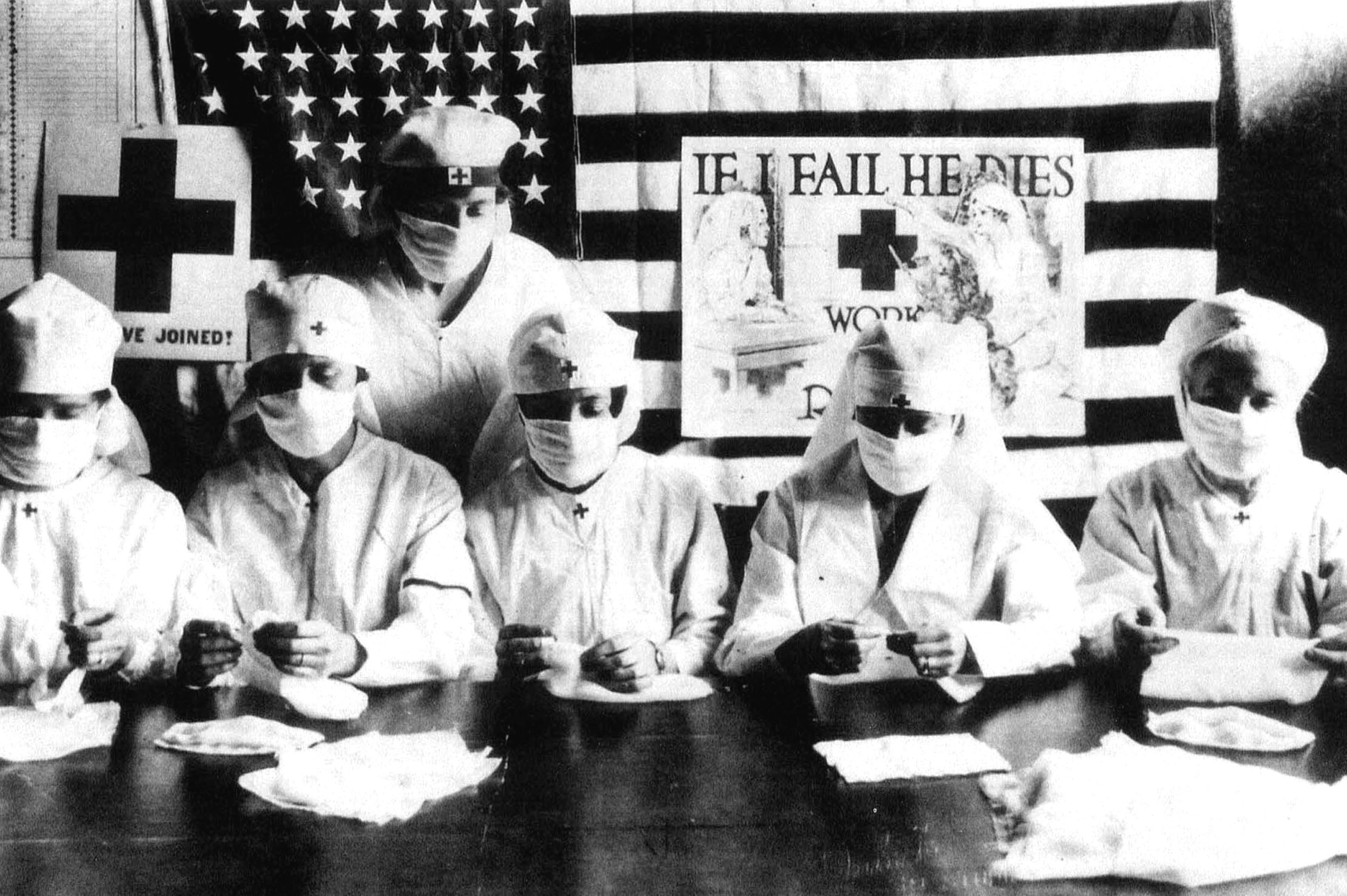 Red Cross volunteers fighting against the spanish flu epidemy in United States in 1918