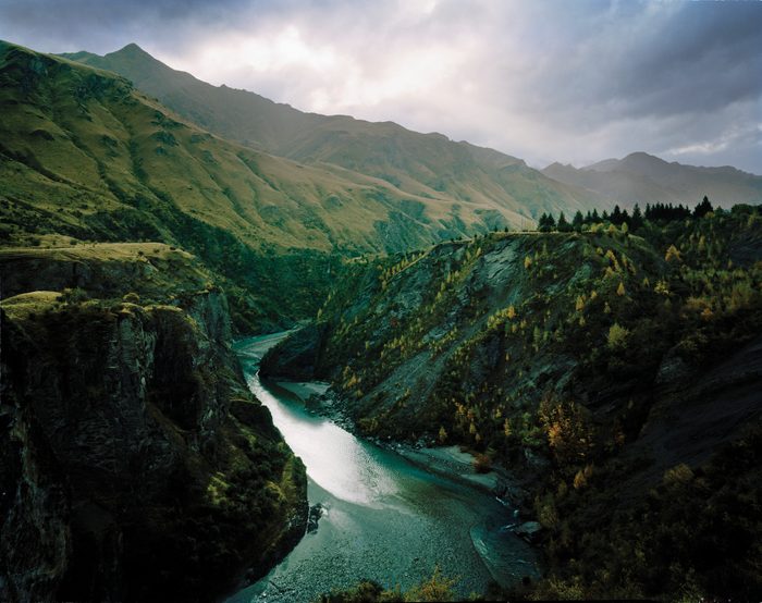 New Zealand, Otago, Skippers Canyon, river in mountainous landscape