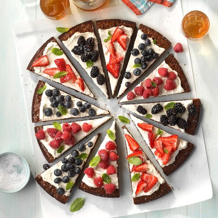 Berry Patch Brownie Pizza