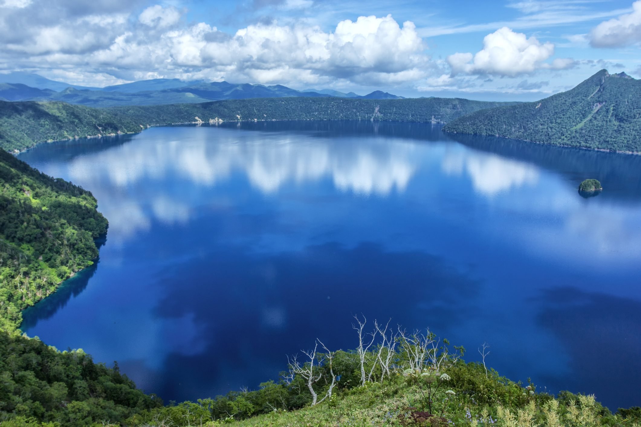 Lake Mashu of blue