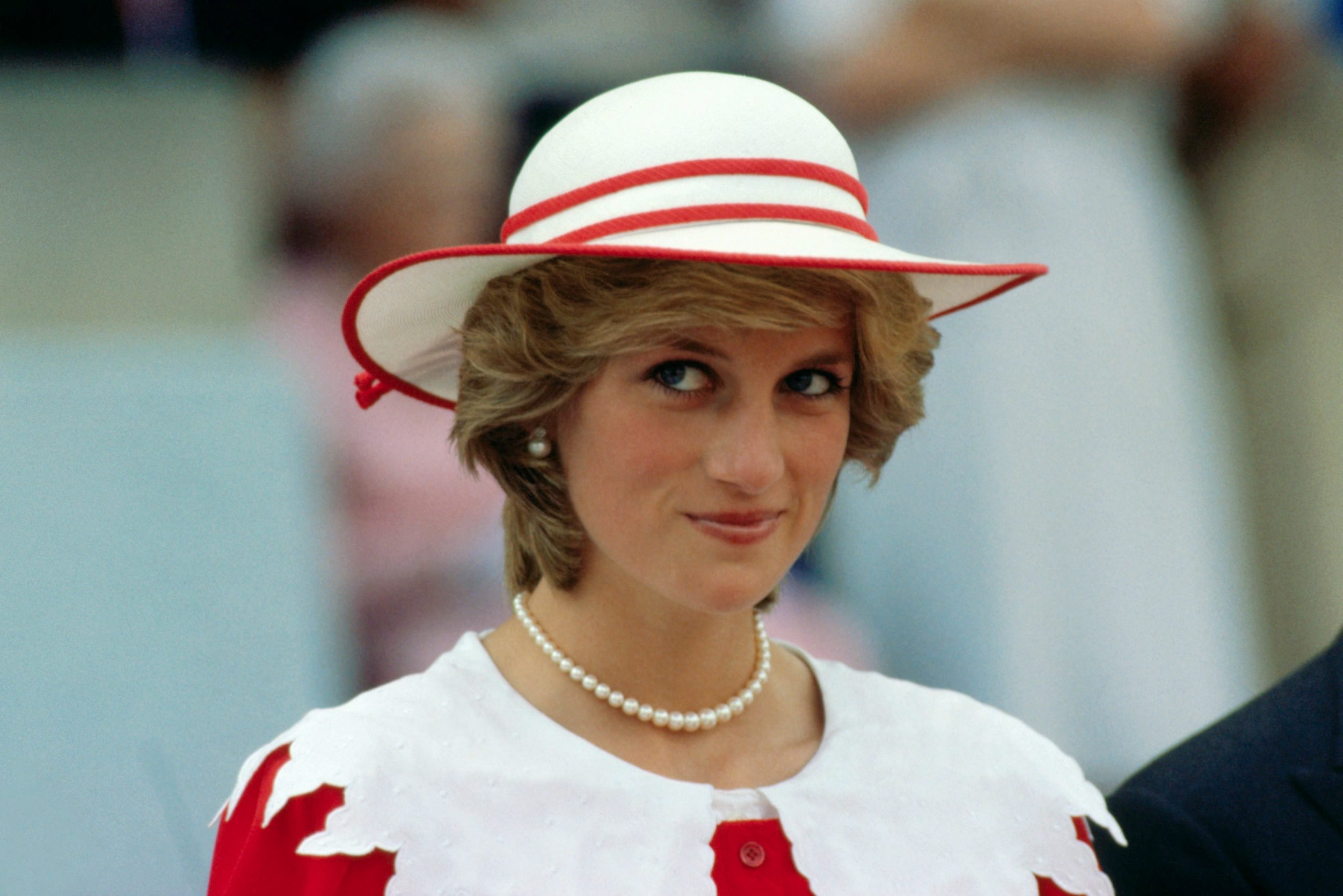 Times Princess Diana's Body Language Told the Real Story | Reader's Digest