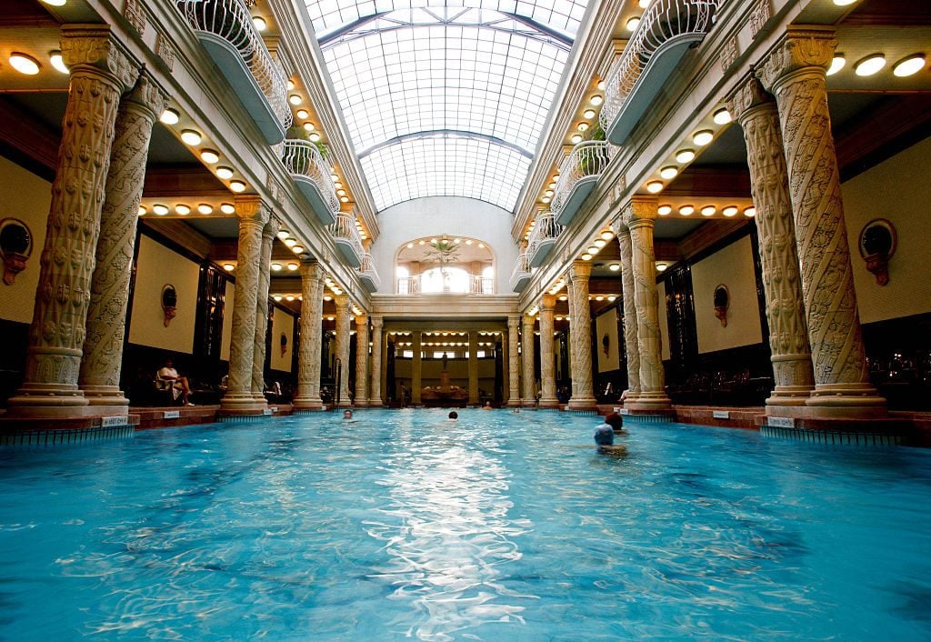 Hungary, Budapest : swimming pool of the Gellert Baths