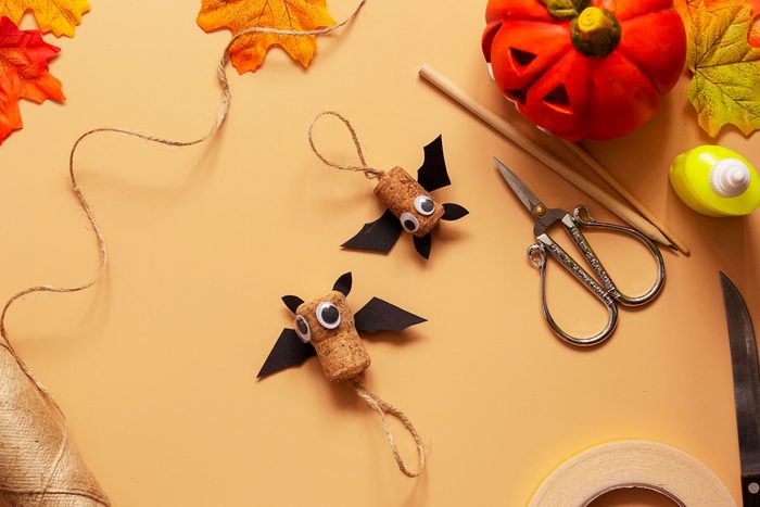 bats made from corks halloween craft idea