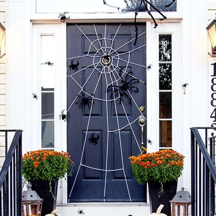 Front Door Spider Web Via Remodelandolacasa