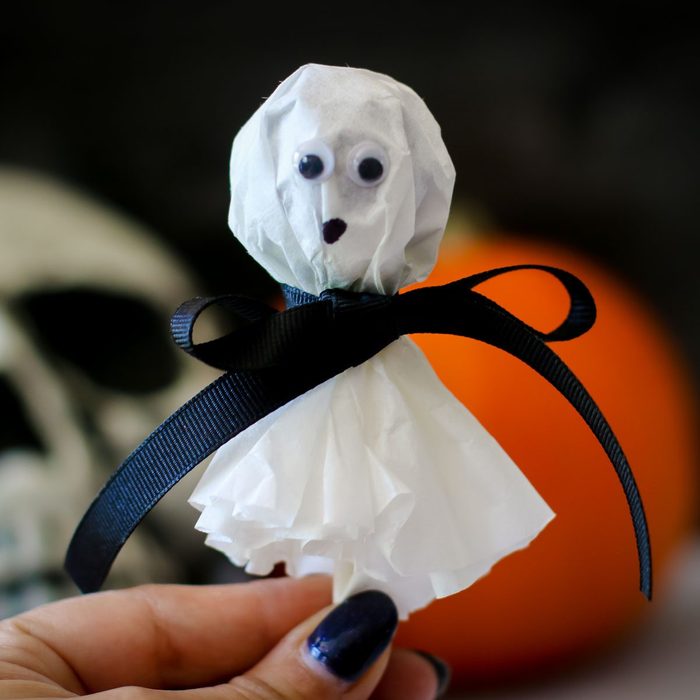 Halloween Kids Diy lollipop ghost craft