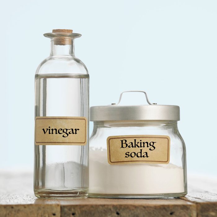 vinegar and baking soda used for laundry