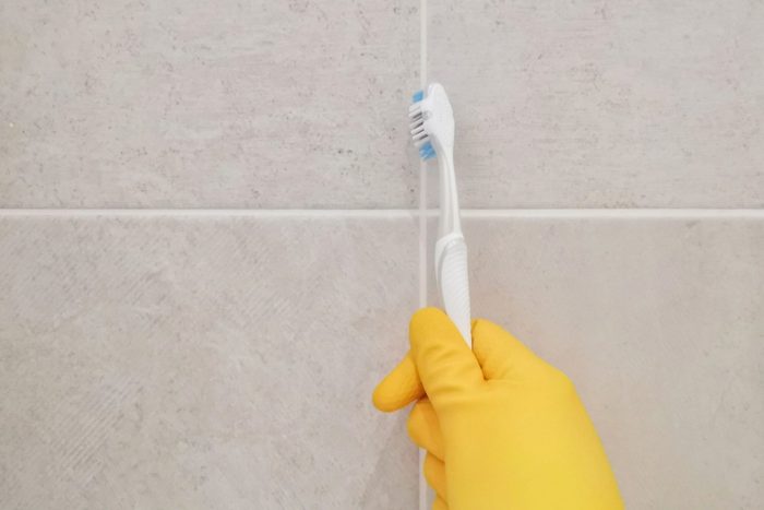 Cleaning bathroom tiles and grout