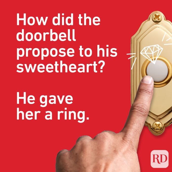¿Cómo le propusiste el timbre a tu media naranja?  Él le dio un anillo.