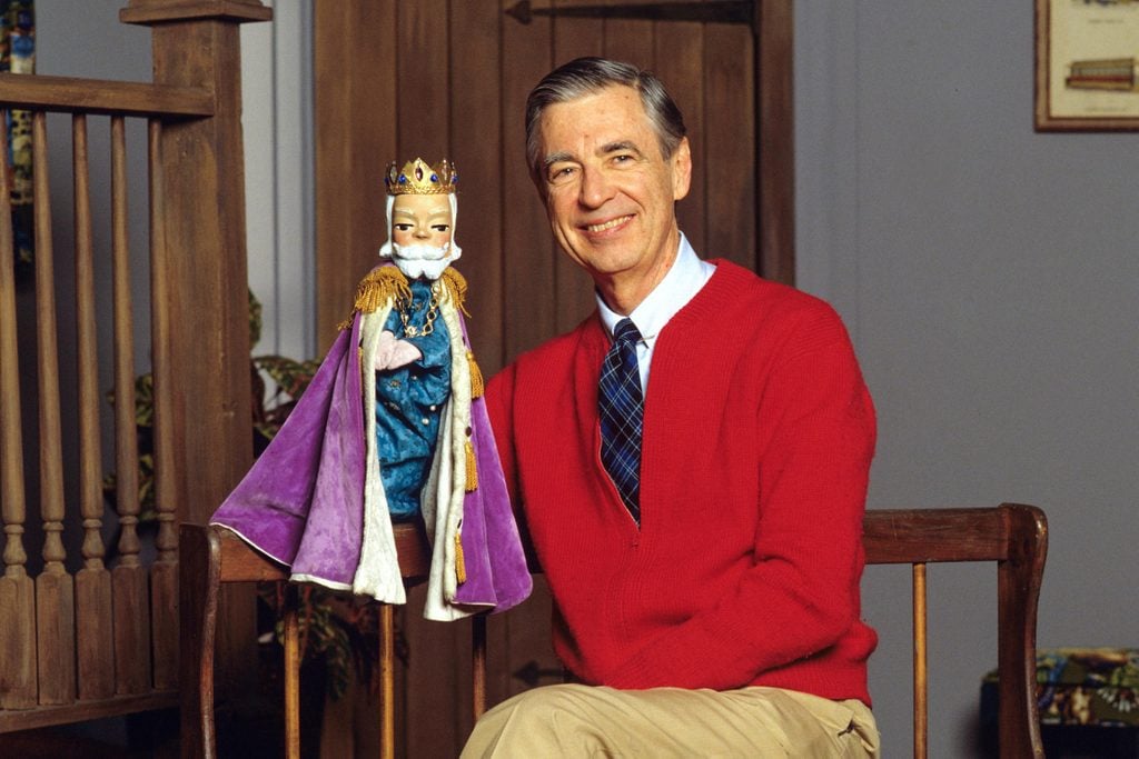 Fred Rogers on the set of Mister Rogers' Neighborhood with puppet King Friday