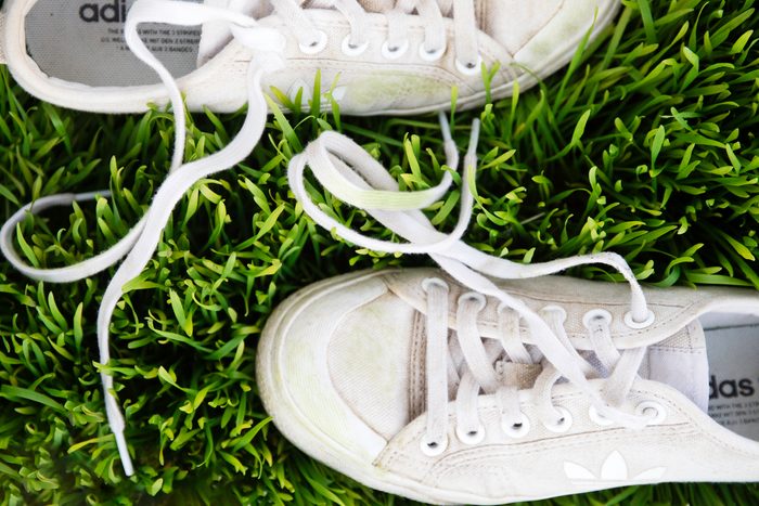 how to get grass stains out of shoes
