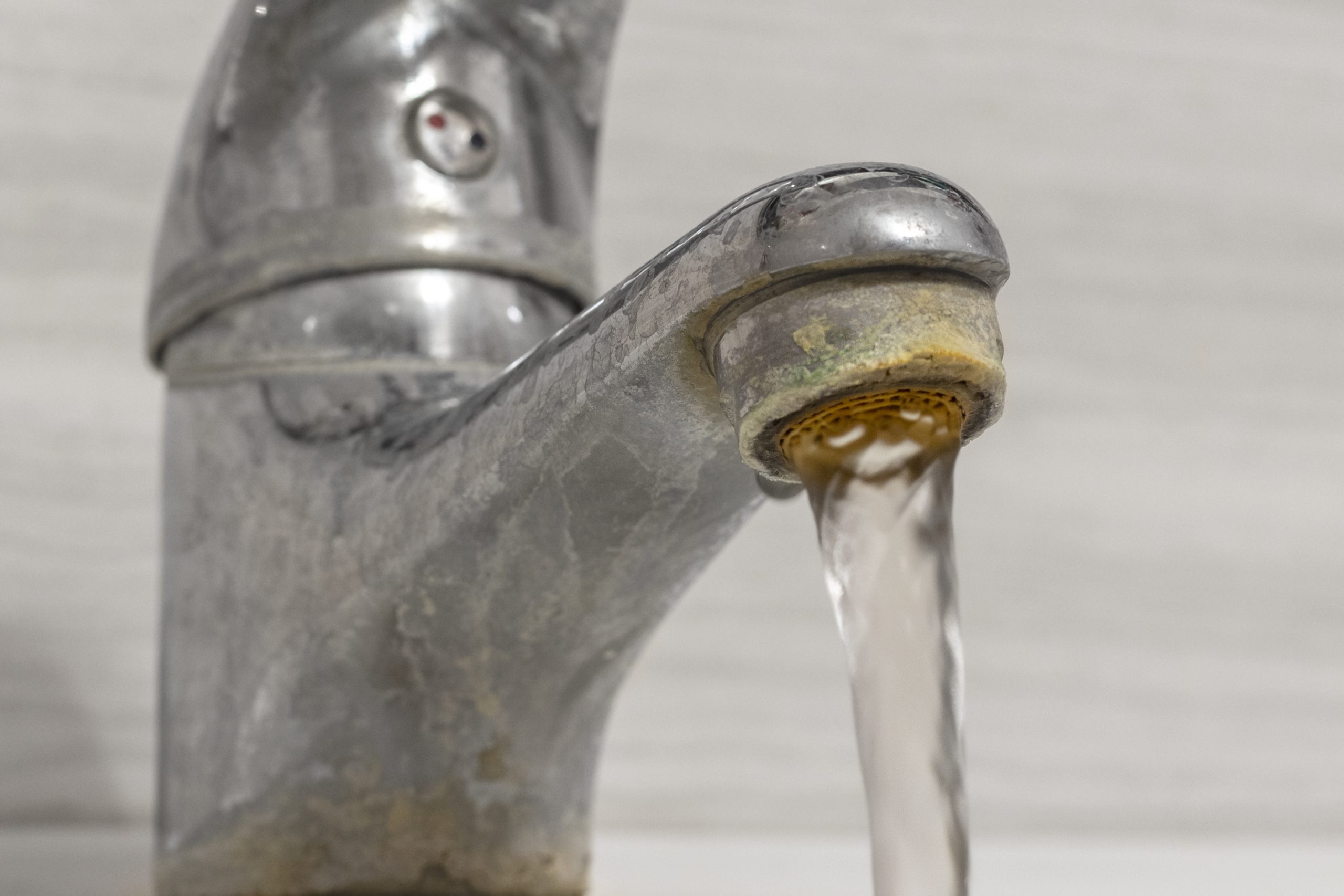 How To Remove Hard Water Stains From Taps: 6 Methods Tested