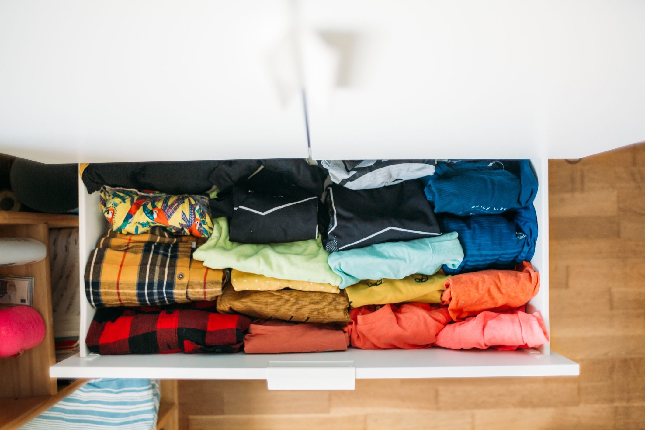 23 Smart Ways to Organize Your Bedroom Closet