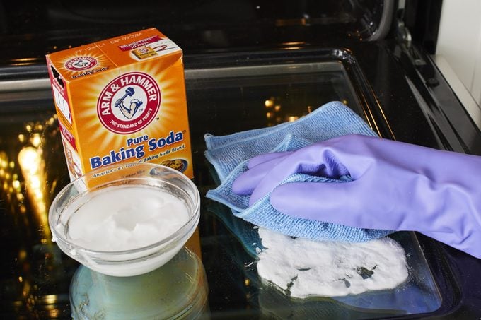 cleaning oven with baking soda paste