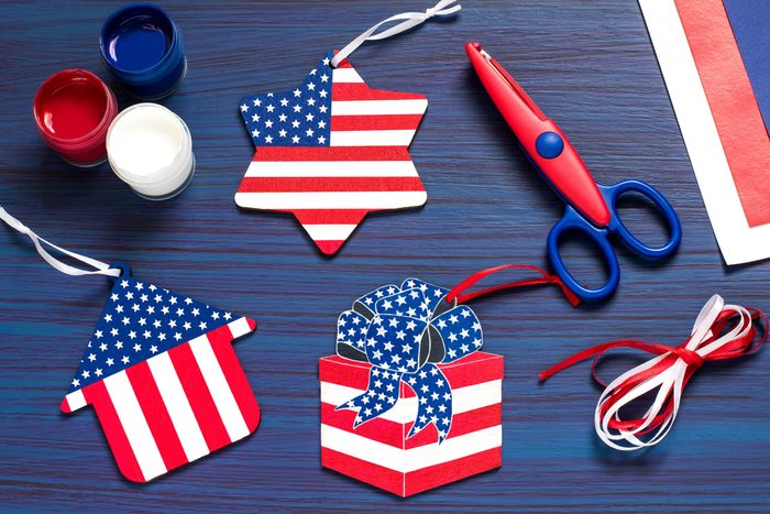 DIY. Painting souvenirs and gifts for Independence Day on July 4. Step 6