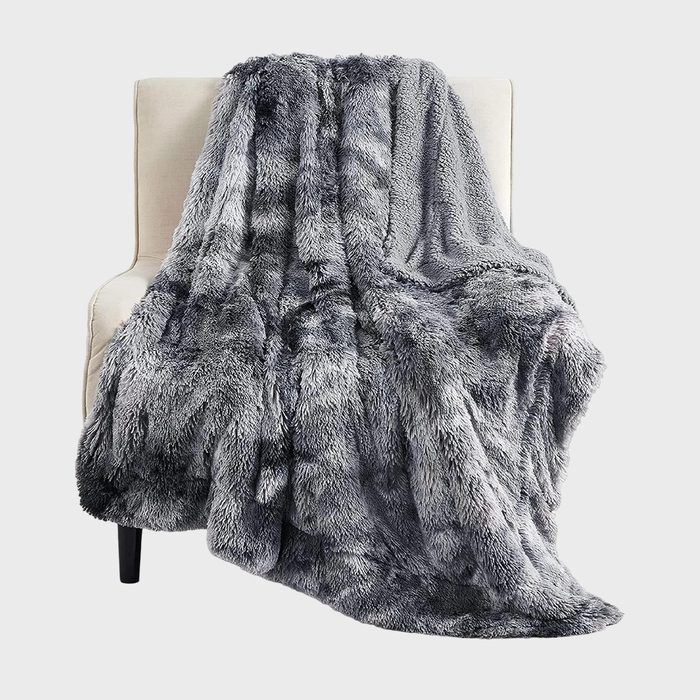 Bedsure Soft Fuzzy Faux Fur Throw Blanket