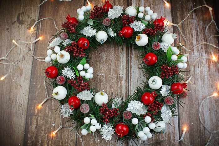 Instructions on how to make a Christmas wreath. The concept of preparation for the New Year and Christmas. Christmas wreath with your own hands. Step by step. Step 9 of 9 . Ready wreath.