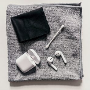 20211118 Cleaning Airpods Mackenzie Williams Scaled2