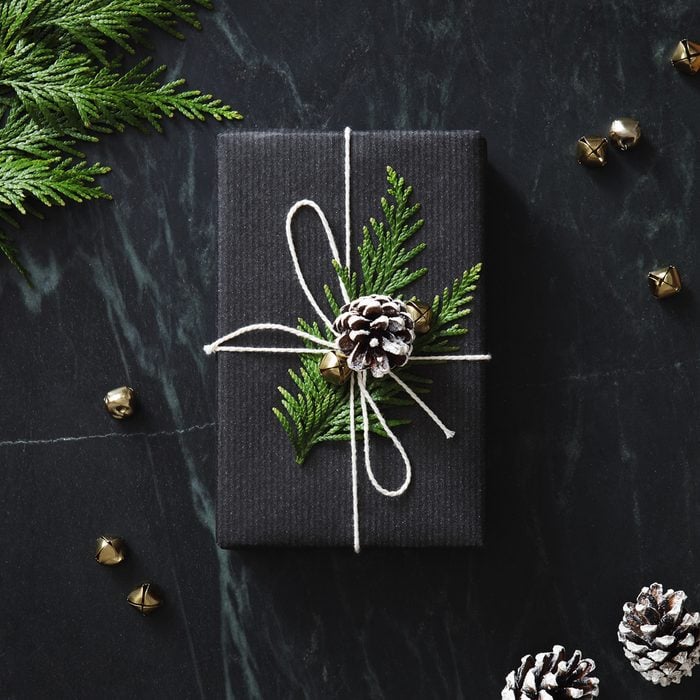 50 Christmas Wrapping Ideas Black Paper