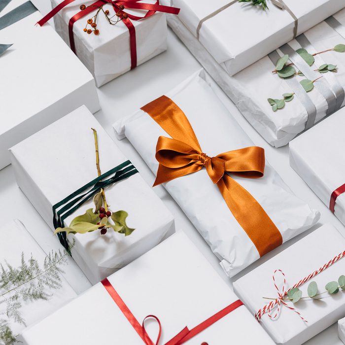 50 Christmas Wrapping Ideas Snowy White Gift