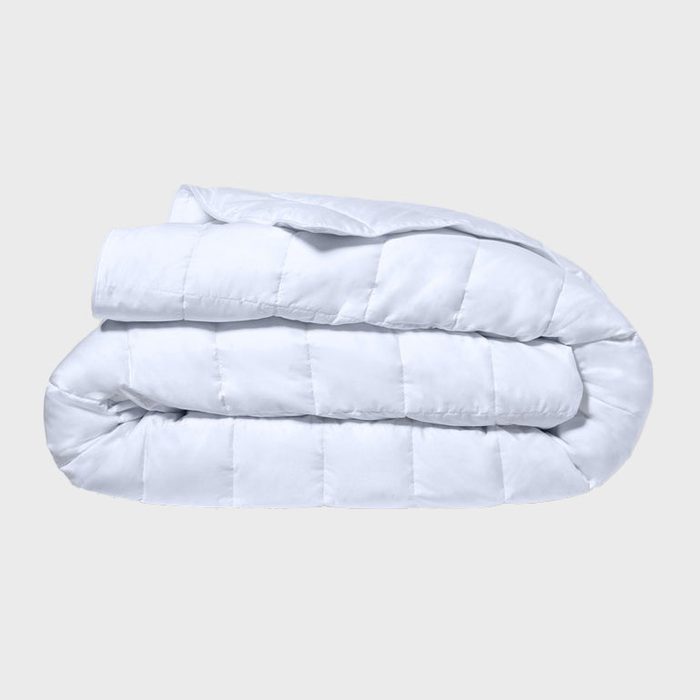 8 Best Cooling Blankets for Hot Sleepers for a Cool Night's Sleep in 2023