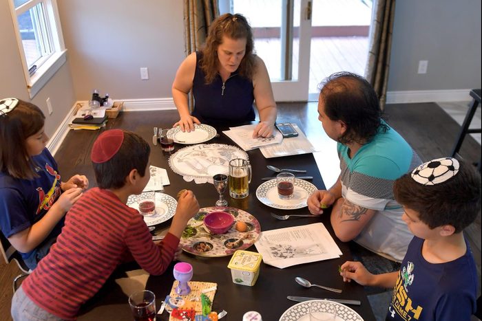 New Jersey Family Celebrates Passover With Seder Dinner