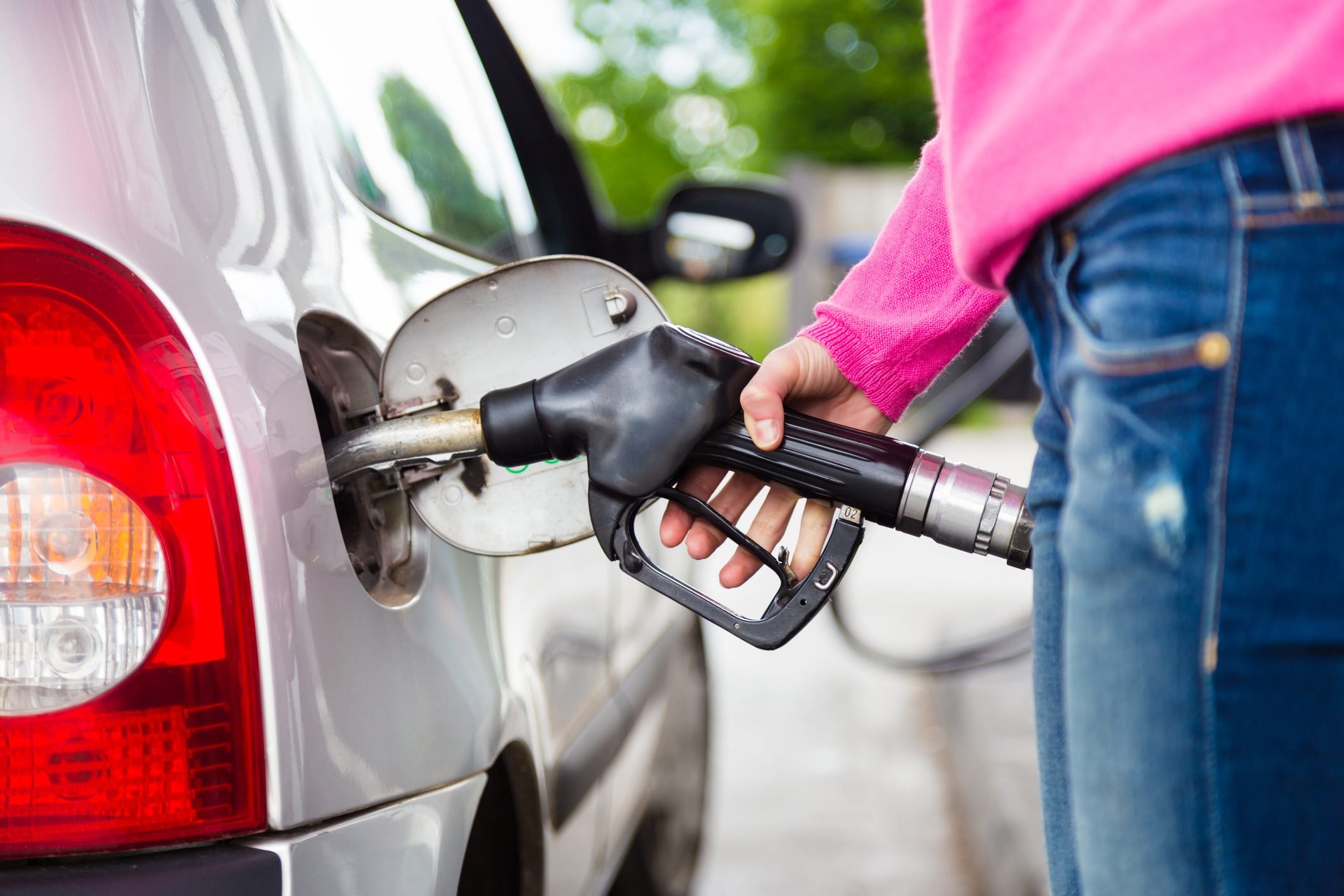 How Do Gas Pumps Know When to Stop? | Reader's Digest