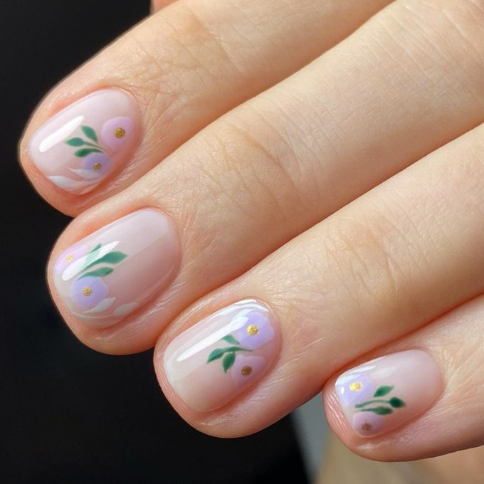 Dainty Floral Design Nails Ecomm Via Monmayernails Instagram.com