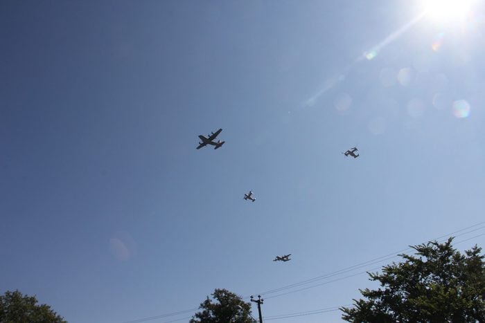 planes in the sky in missing man formation