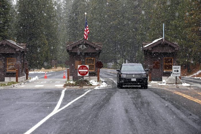 Unoccupied kiosks at the highway 120 entrance into Yosemite National Park, in Yosemite on Monday Jan. 22, 2018