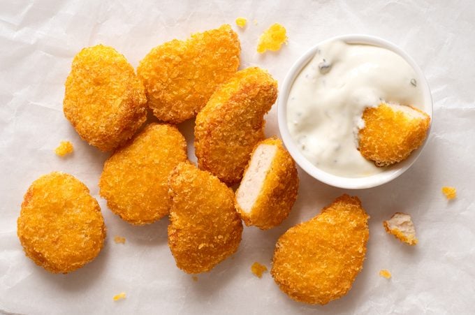 Chicken nuggets with ranch dipping sauce