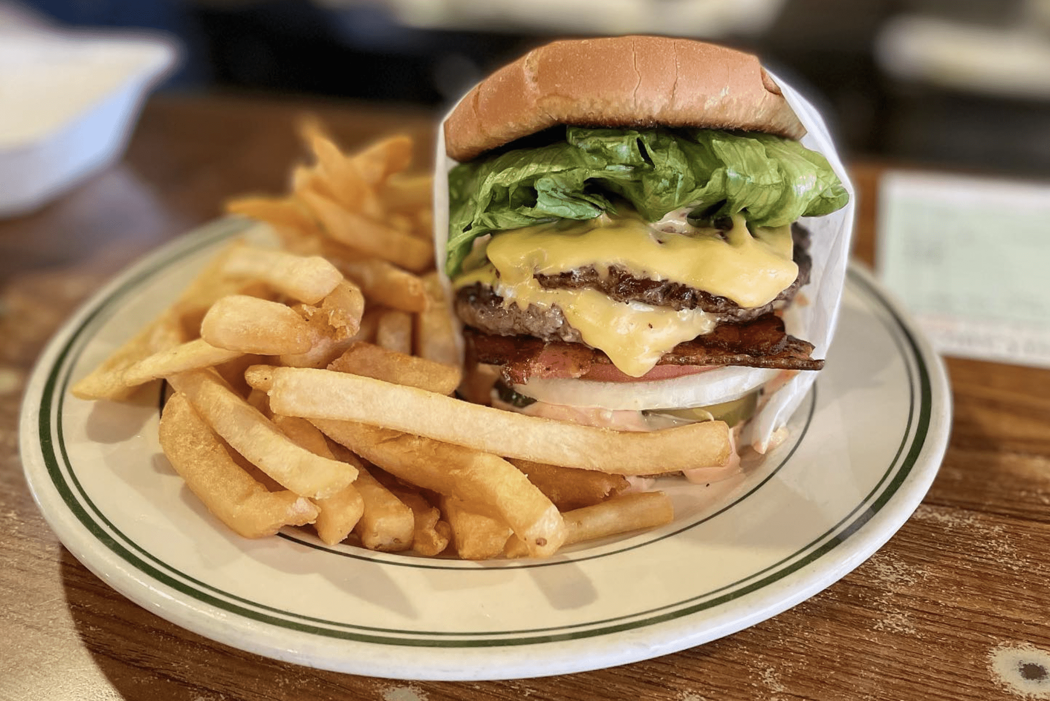 Pie N Burger Burger In California Via Instagram