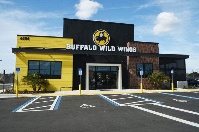 buffalo wild wings restaurant exterior