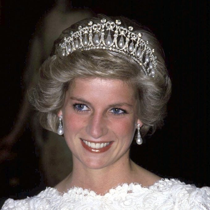 Diana wearing The Lover's Knot Tiara