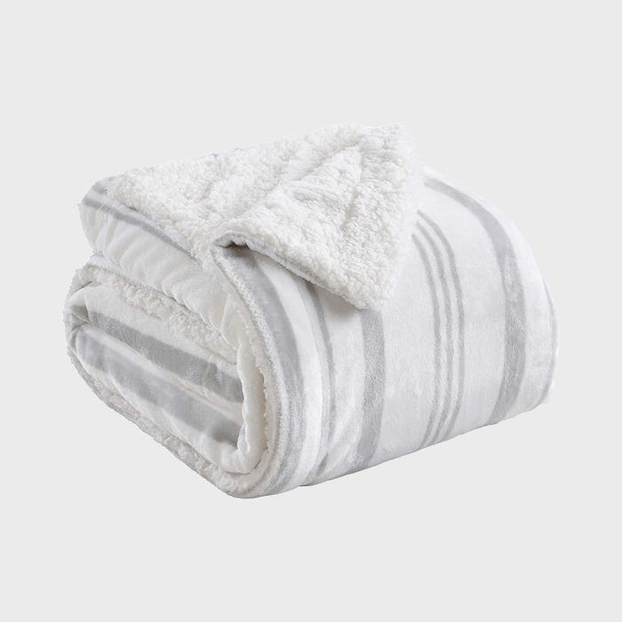 Premium Reversible Sherpa Fleece Velvet Plush Blanket Ecomm Via Amazon.com
