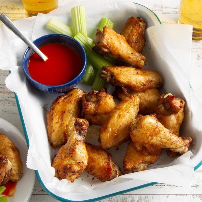 Air Fryer Crispy Chicken Wings with dipping sauce