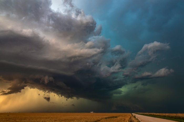 A stunning looking severe hail storm works its way across Kansas, USA