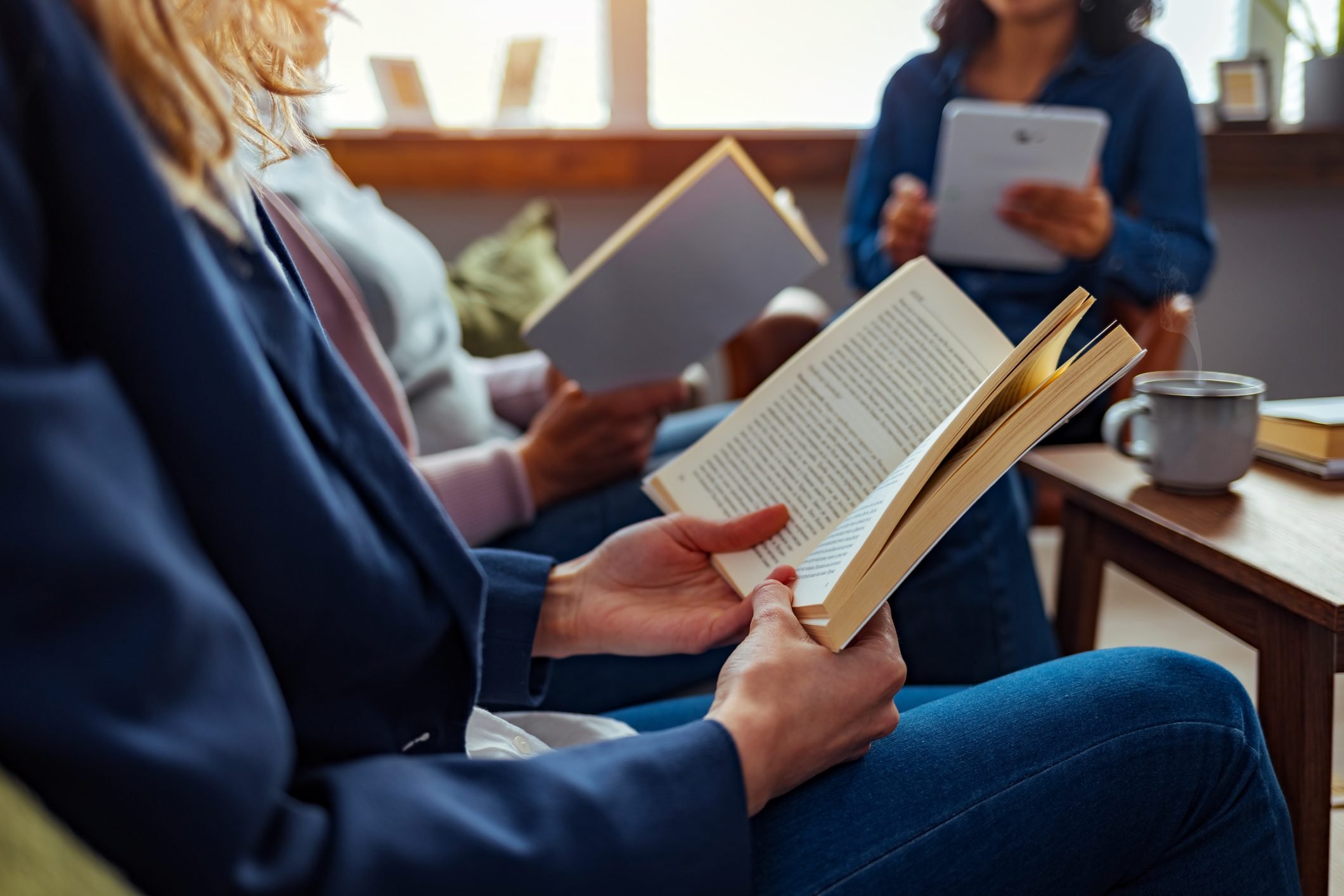 How to Start a Book Club in 8 Easy Steps: The Complete Guide