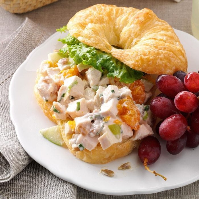 Chicken Croissant Sandwiches Exps36824 Sd132778b04 17 3bc Rms