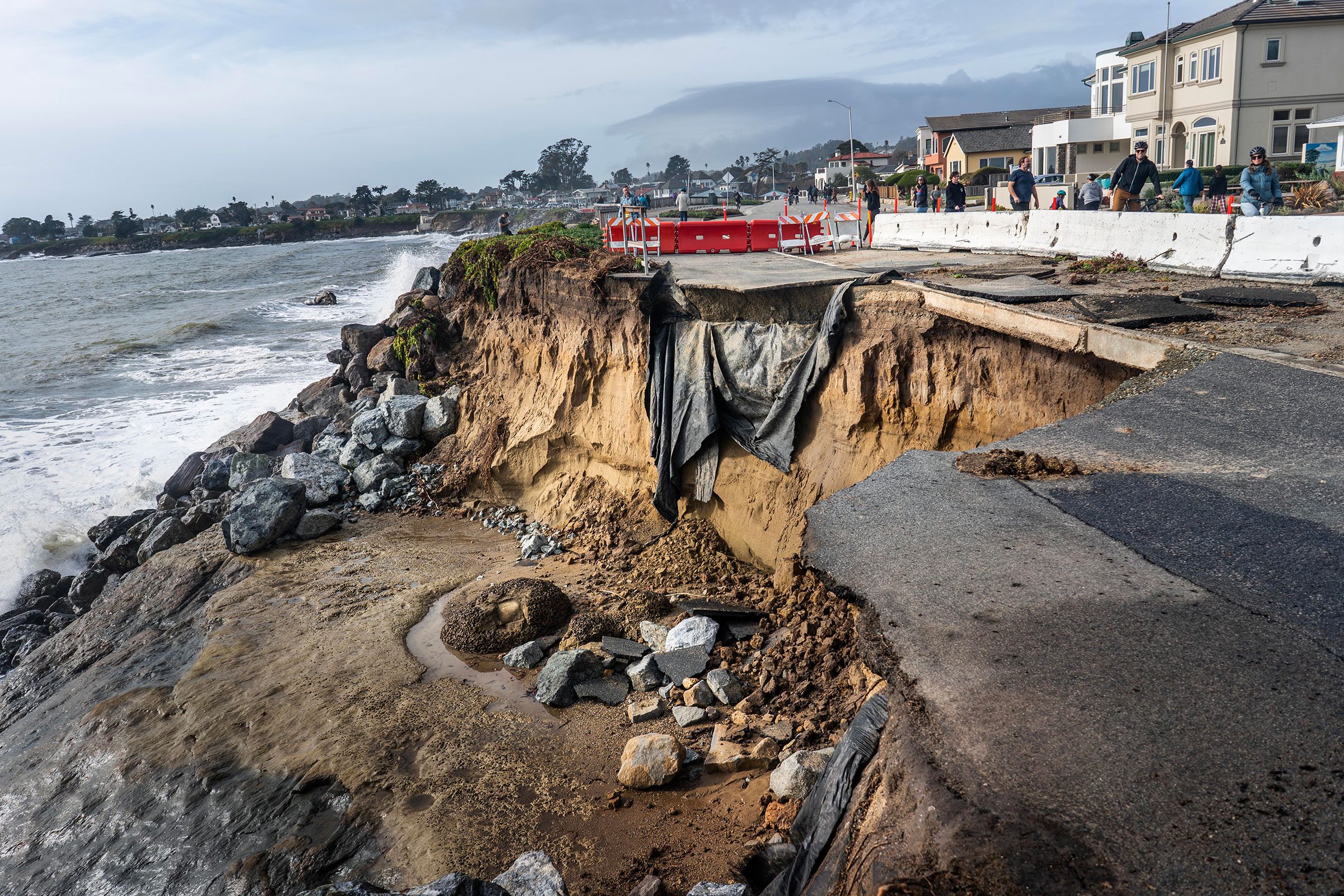 Powerful storm slams into California, bringing power outages and flooding  fears : NPR