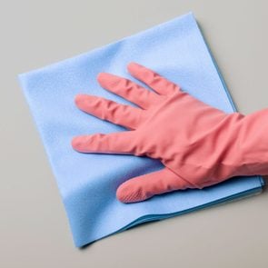 Kitchen Gloves With A Cloth Cleaning