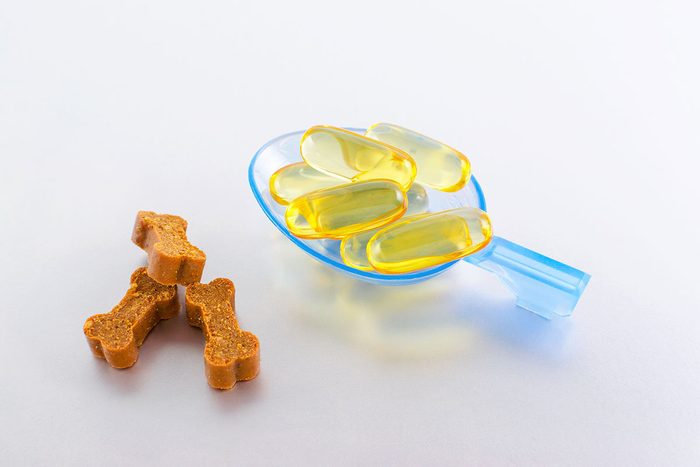 Omega Oil Capsules For Animals With Treat Like Bones
