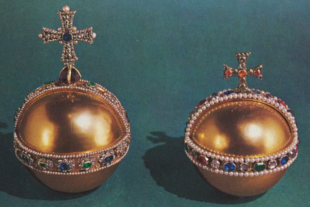 The Sovereigns Orb And Queen Mary Iis Orb, 19