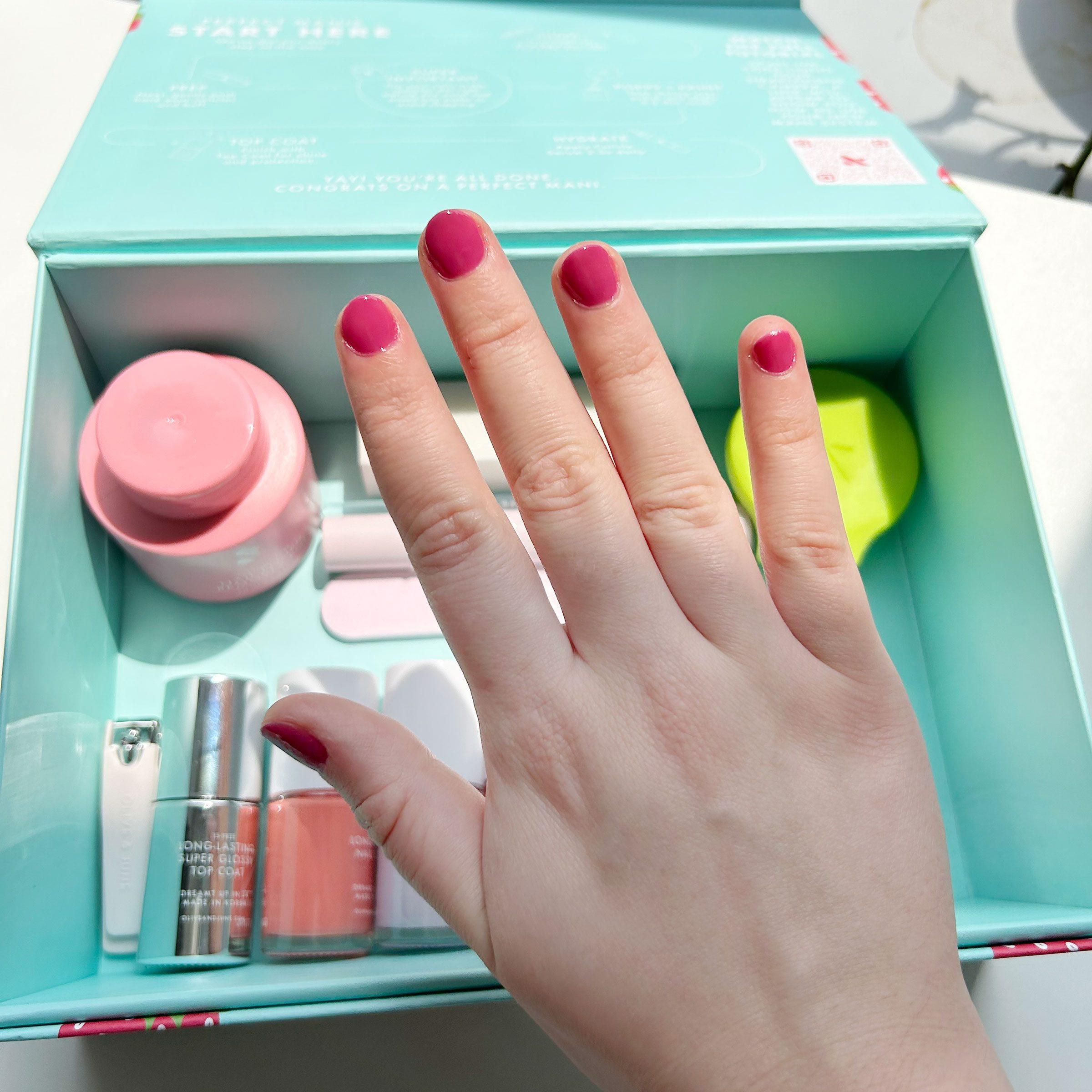 Le Mini Macaron Gel Manicure Set Review: I Got A Gorgeous Mani In Less Than  10 Minutes