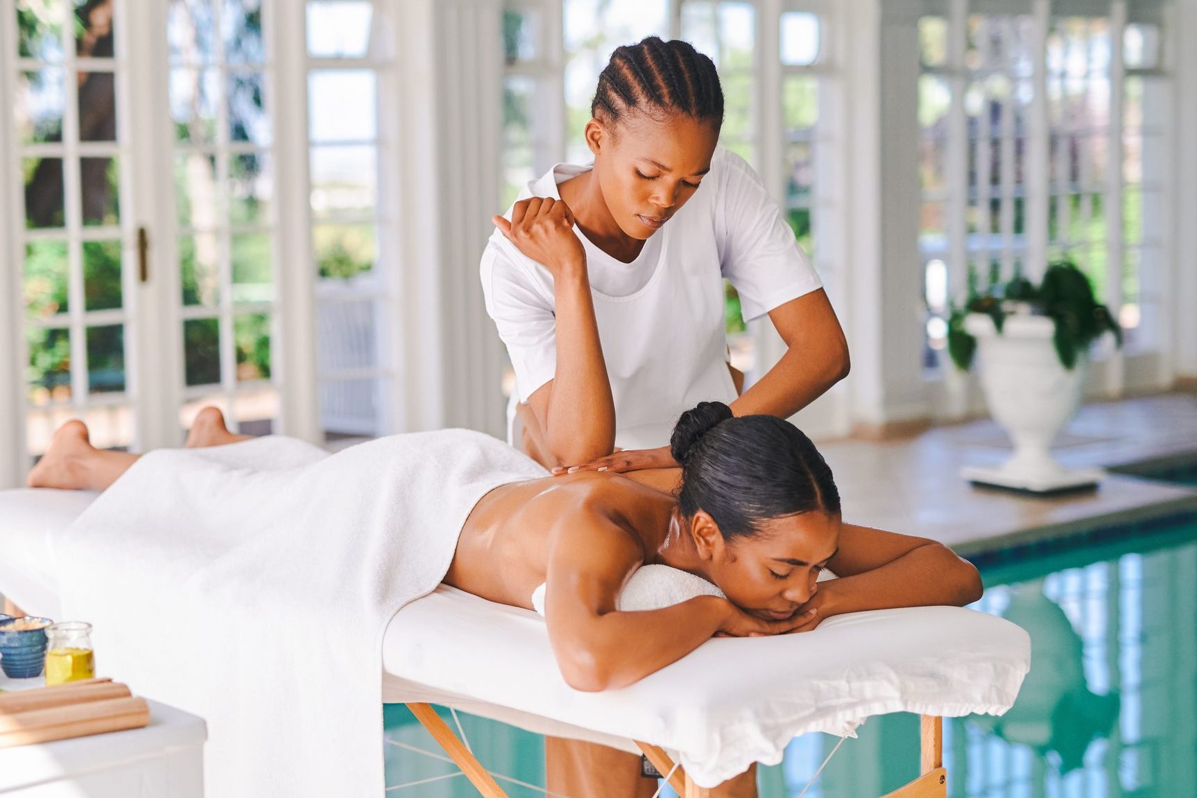 10 Things Your Massage Therapist Notices About You at Your First Visit