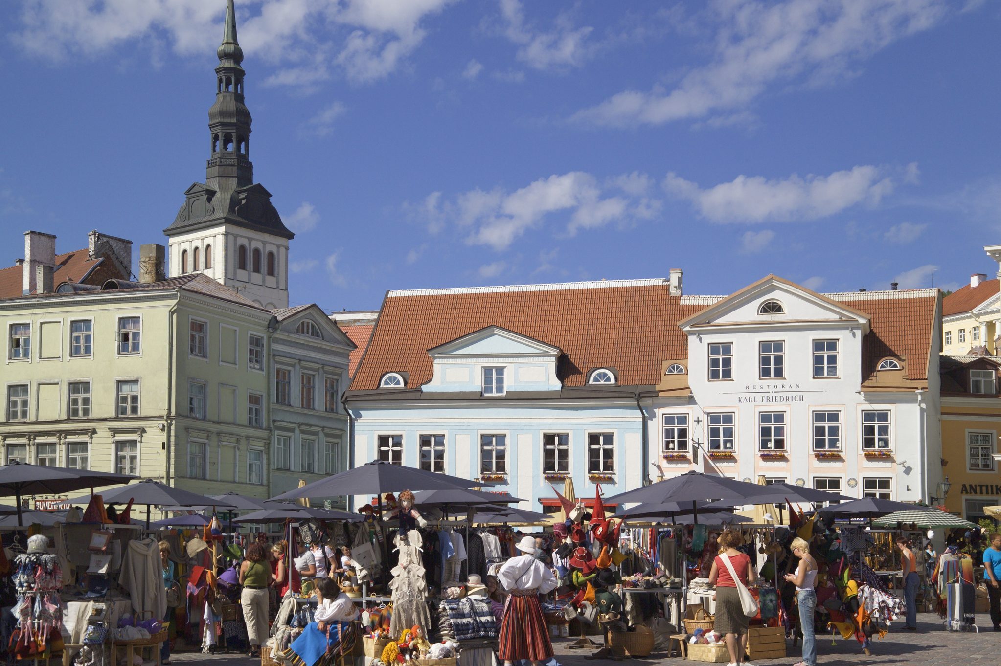 Market in Tallinn's main square