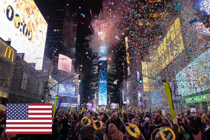 New Years Traditions 10 Ball Drop Gettyimages 1237490100