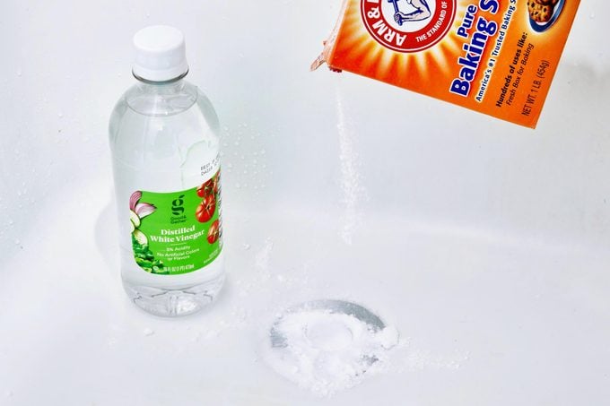 baking soda and vinegar to clean drain