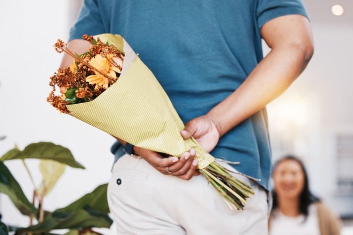 Gettyimages 1707551044 Dating In Your 40s Giving Flowers Etiquette Jvedit