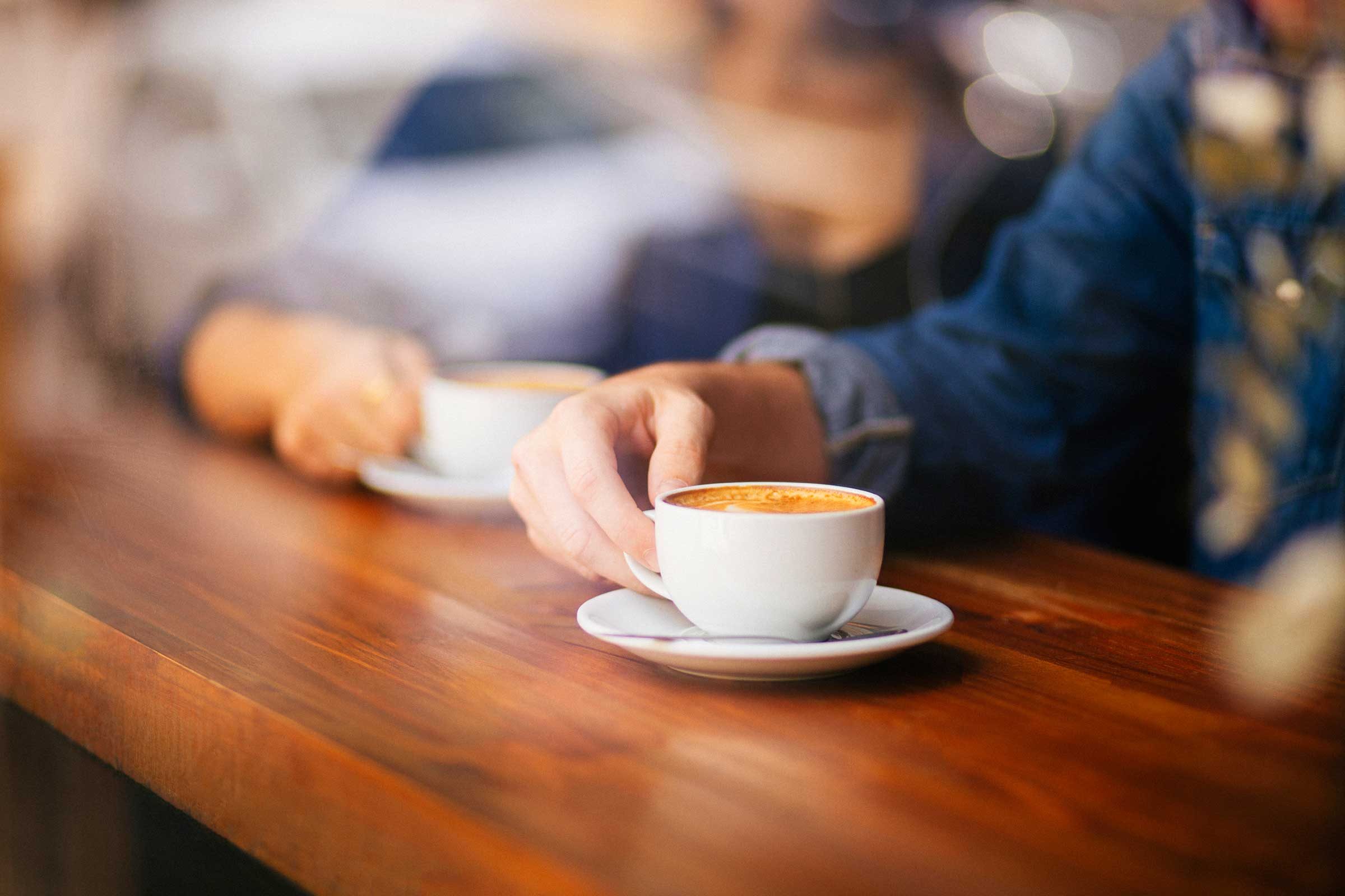 Coffee vs. Tea: What Happens When You Switch? | Reader's ...