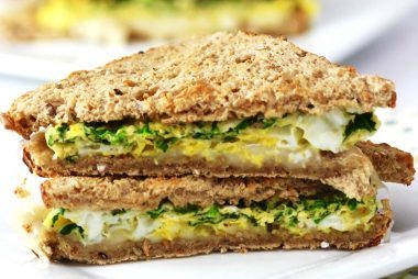 Easy-Spinach-Egg-Sandwich